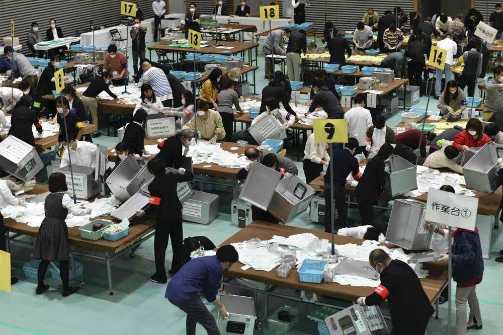 Arbeit zur Stimmenauszählung für die Repräsentantenhauswahl 2021