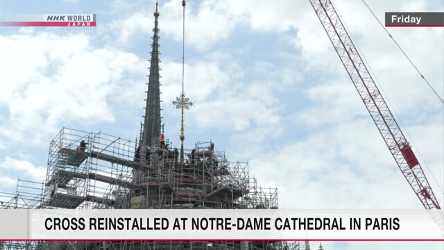 Kreuz an der Pariser Kathedrale Notre-Dame wieder installiert