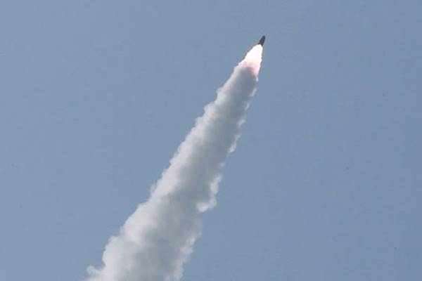 Nordkorea feuert ballistische Raketen in Richtung Ostmeer ab 