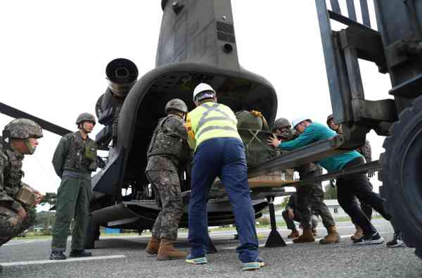 Südkoreanisches Militär führt kombiniertes Luftversorgungstraining durch