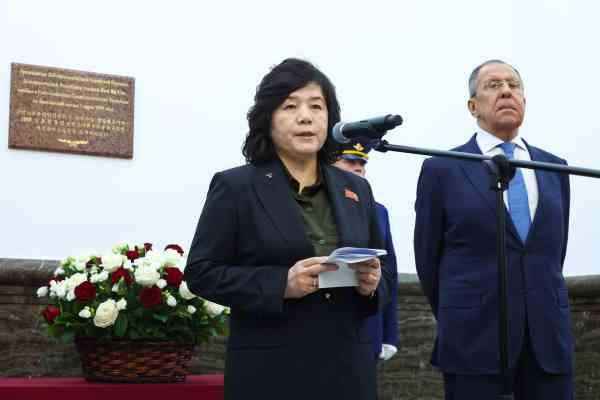 Nordkoreanische und russische Außenminister geloben, die Zusammenarbeit zu verstärken