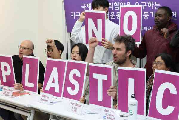 Delegierte aus 175 Ländern nehmen an Treffen zum Thema Plastikverschmutzung in Busan teil