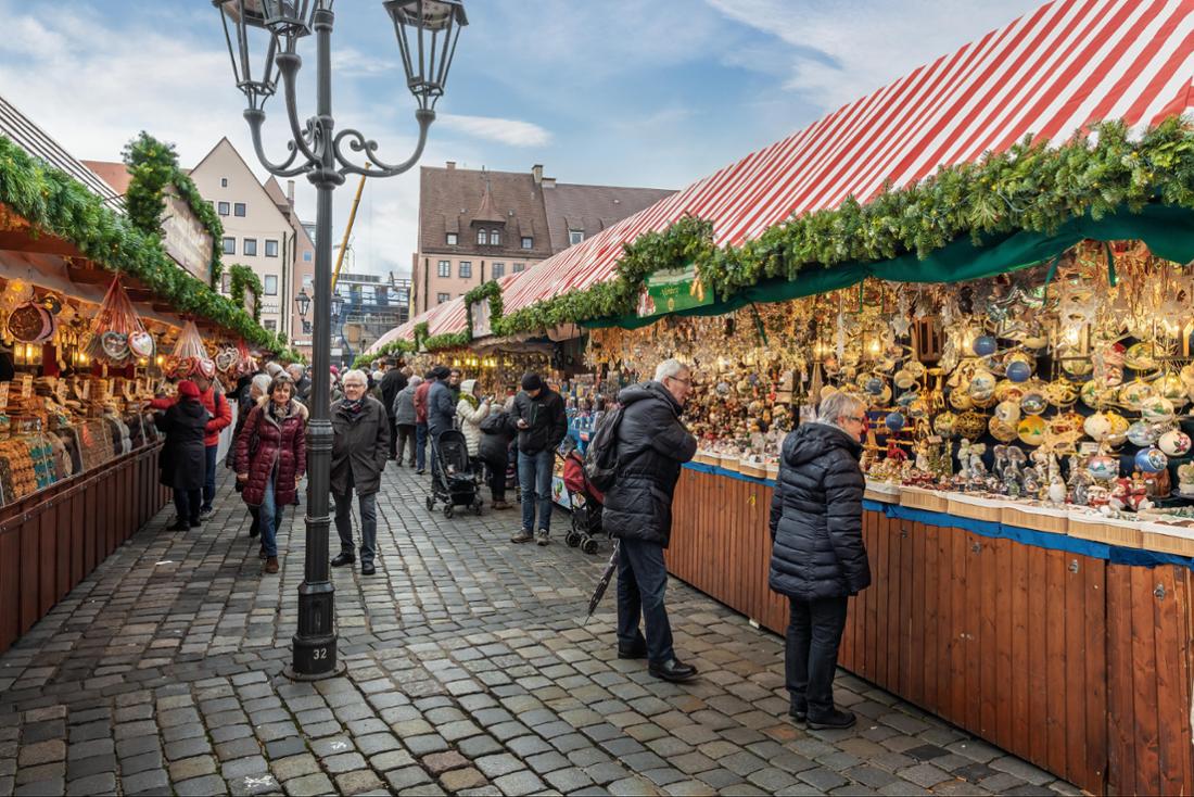 Besucher auf dem Nürnberger Christkindlesmarkt